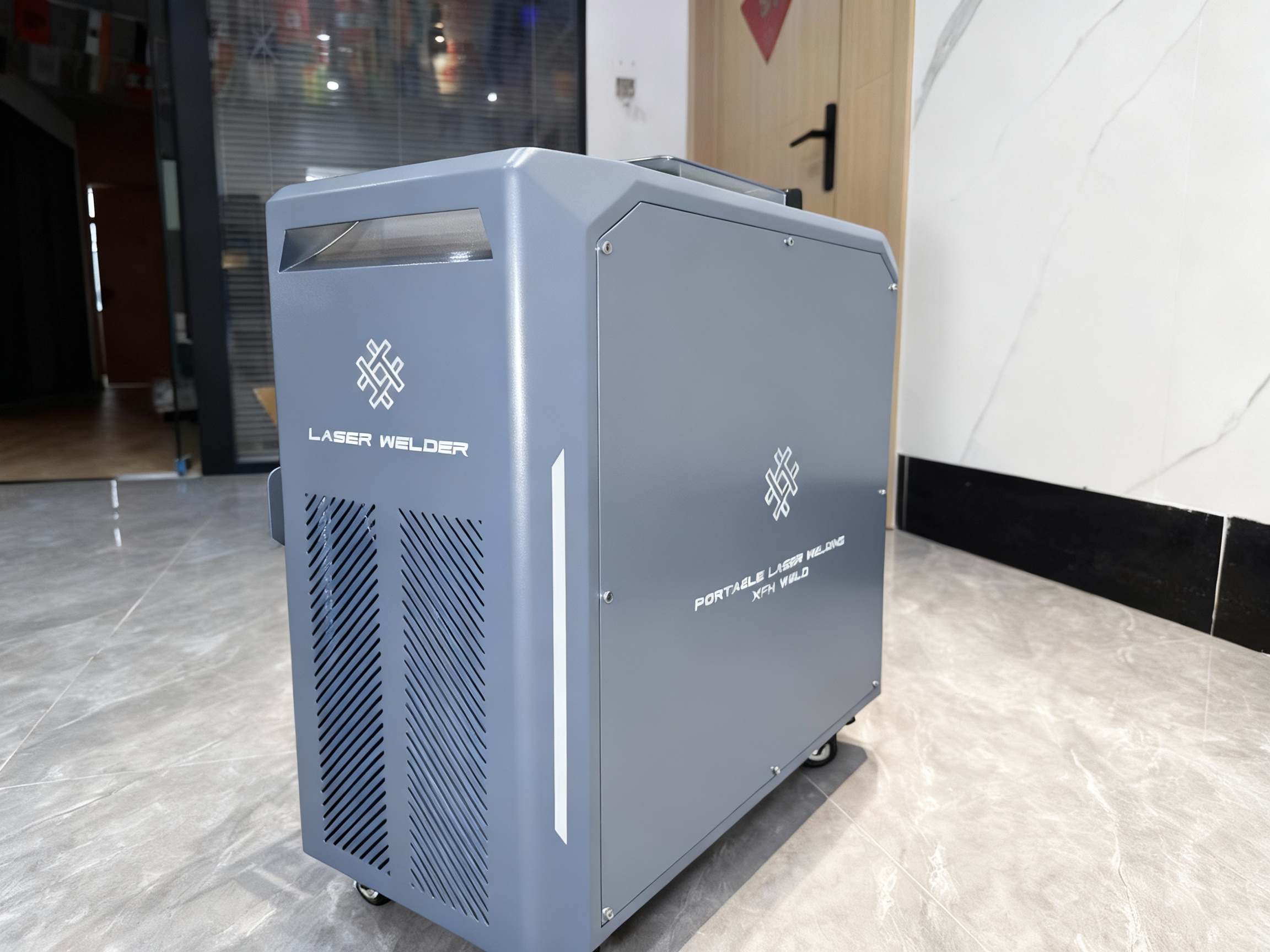 Pulsed laser welding machine